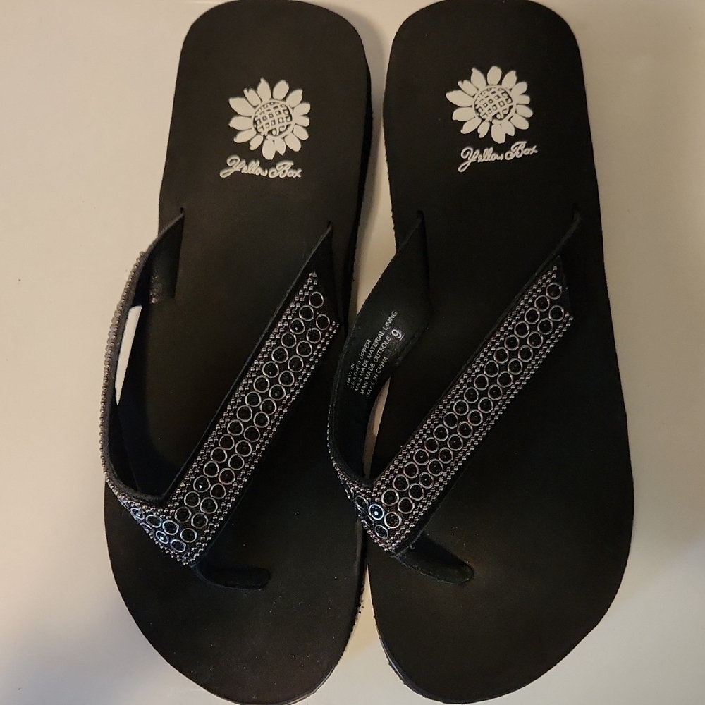 Yellow Box Women's Black Sandals